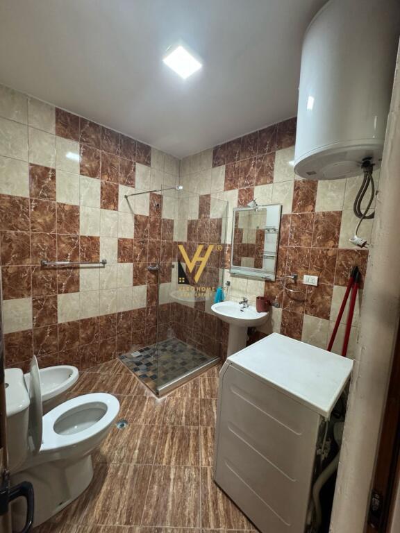 APARTAMENT 2+1 ME QERA NE FRESK, TEK RRUGA E THESARIT