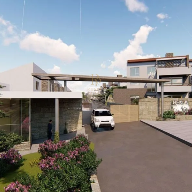 For sale Apartment 3+1 Farkë e Vogël