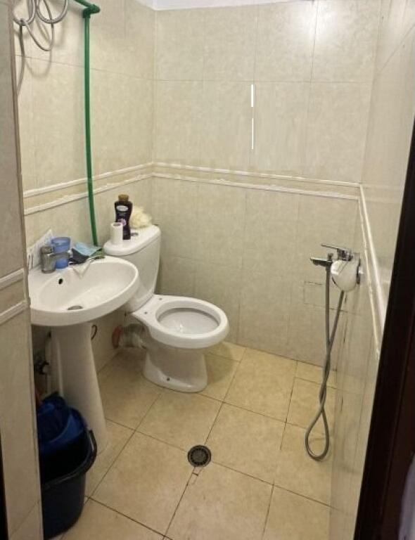 Apartament 2+1 me Qira tek Xhamia e Tabakeve, Rruga e Elbasanit