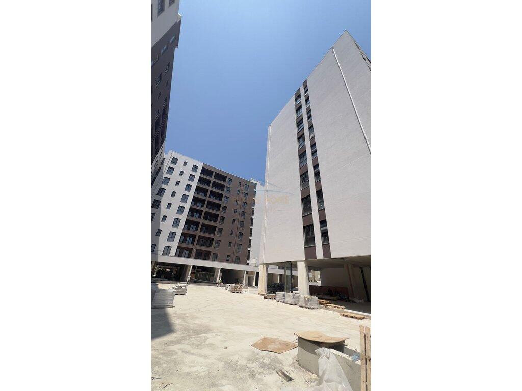 Shitet, Apartament 3+1 ne Kamez