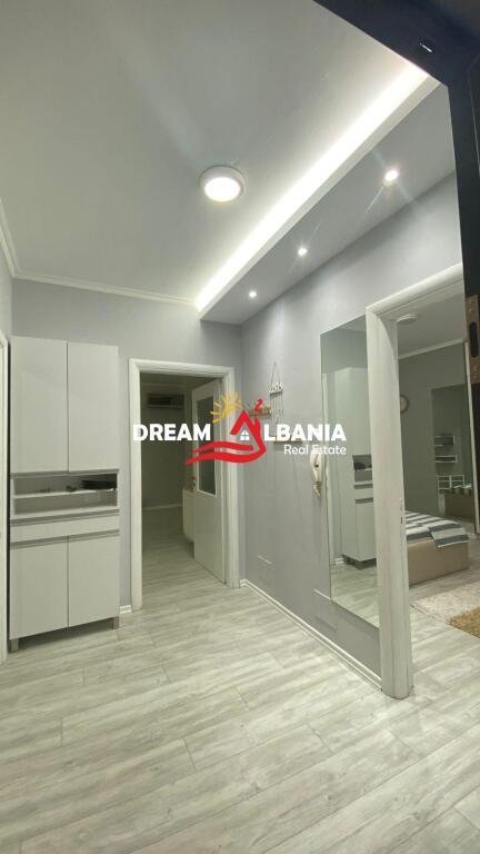 Apartamente 1+1 me qera ne Komune e Parisit, tek Kompleksi Kika ne Tirane (ID 4211629)