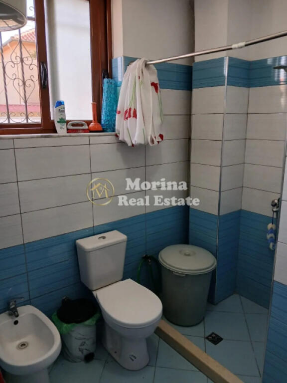 Qera, Hyrje Private 2+1, Allias