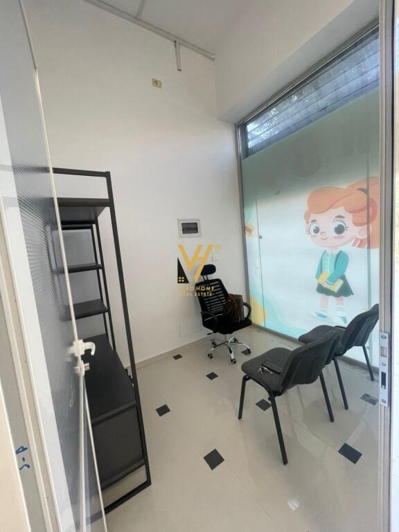 JEPET AMBIENT 100M2 ME QERA NE YZBERISHT