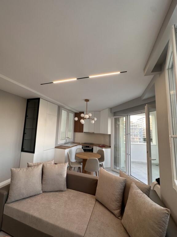 In Affitto Appartamento 1+1+1 Balcone