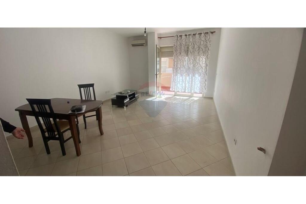 Apartament 2+1+2 për qira, qendra Kristal!