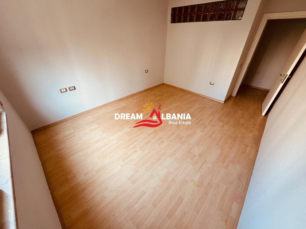 IN VENDITA Appartamento 2+1 + Garage nella Comunita di Parigi, Tirana (ID: 41211995)