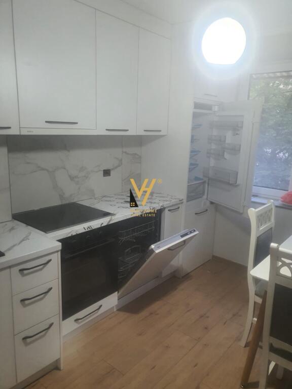 APARTAMENT 1+1+BLK ME QERA TE PETRO NINI LUARASI