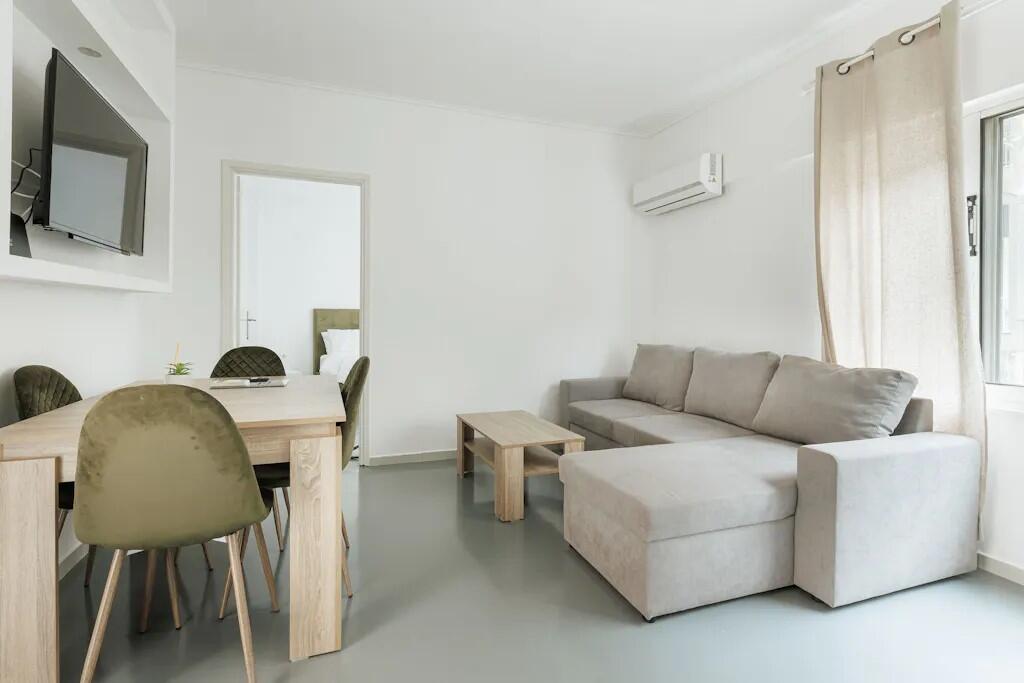 Apartament Me Qera 2+1 tek Farmacia 10 (ID B2201368) Tirane.