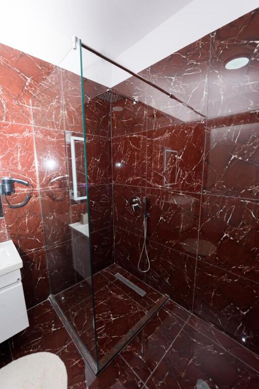 2+1 Apartment for Rent Near the School "Drita e Dijes", Vlorë