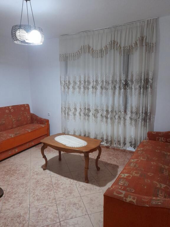 In the Brryl area, behind Tirana Bank, a furnished 2+1 apartment is for rent.