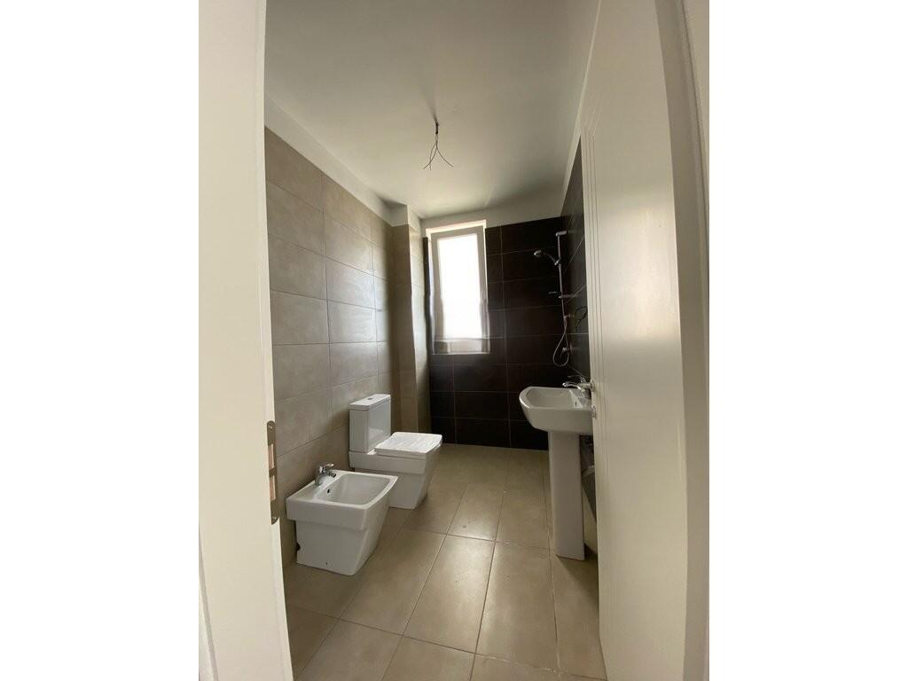 CMIMI I ULUR PËR SHITJE APARTAMENT I RI 1+1 ME PAMJE NGA DETI - TALE, LEZHË