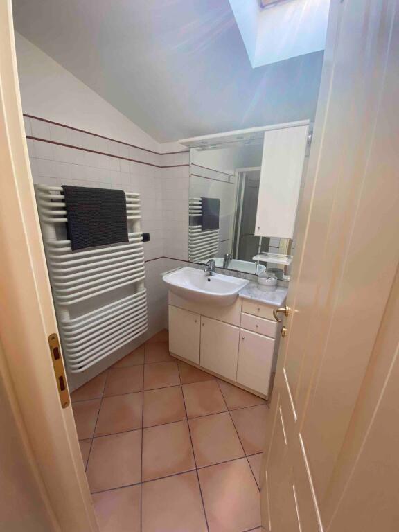 Apartament Me Qera 2+1 Tek 21 Dhjetori (ID B221322) Tirane.