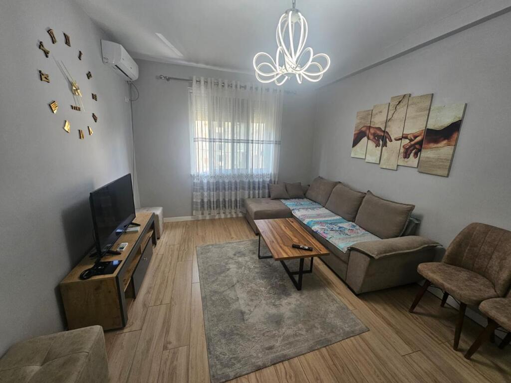 APARTAMENT 1+1 PER QERA PRANE "21 DHJETORIT"!
