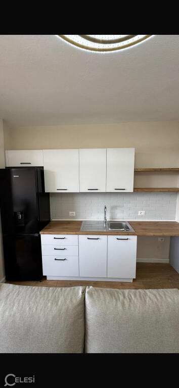 APARTAMENTE ME QERA 2+1 - 21 DHJETORI