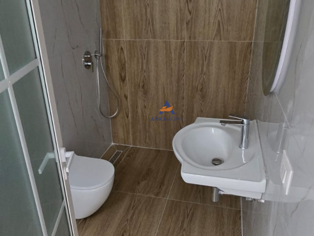SHITET APARTAMENT 1+1+BALLKON "TE RRUGA IRFAN TOMINI, PERBALL KOMPLEKSIT DELIJORGJI".