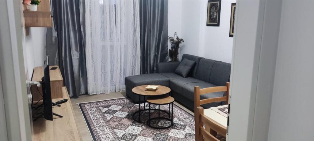 Jepet apartament 2+1 ne Misto Mame i pa banuar me pare (adm u perfshire ne cmim)