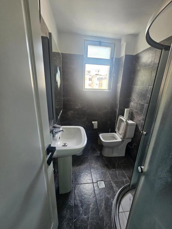 APARTAMENT 1+1 PER QERA PRANE "21 DHJETORIT"!