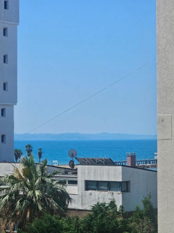 SHITET APARTAMENT NË PLAZH DURRES! VIJE E PARE, PAS HOTEL DYRRAH 1+1 | 80 m2 | KATI 4 ME ASHENSOR