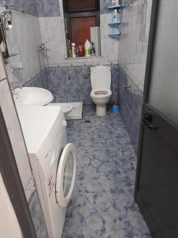 In the Brryl area, behind Tirana Bank, a furnished 2+1 apartment is for rent.