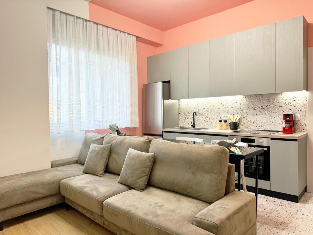 1+1 Apartment for Rent - Pazari i Ri