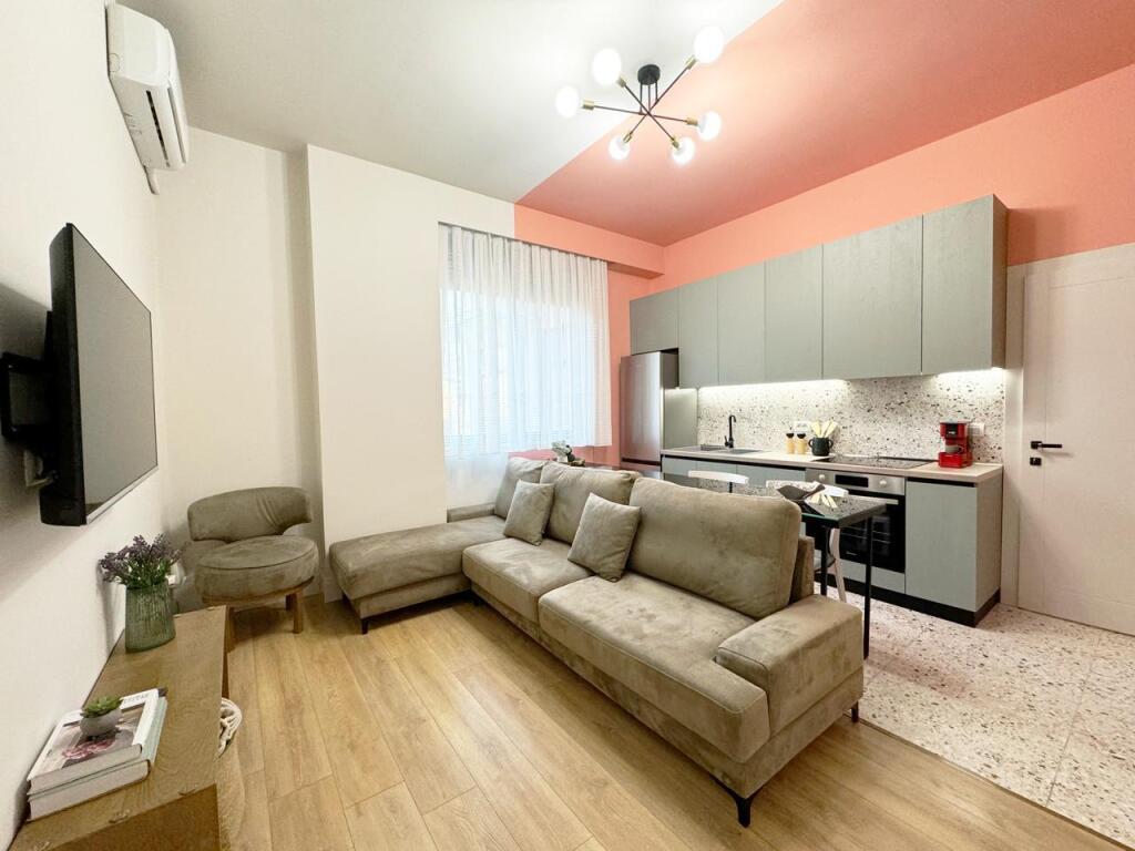 1+1 Apartment for Rent - Pazari i Ri