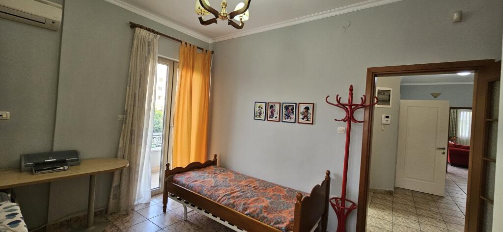 Apartament 2+1+2 për qira