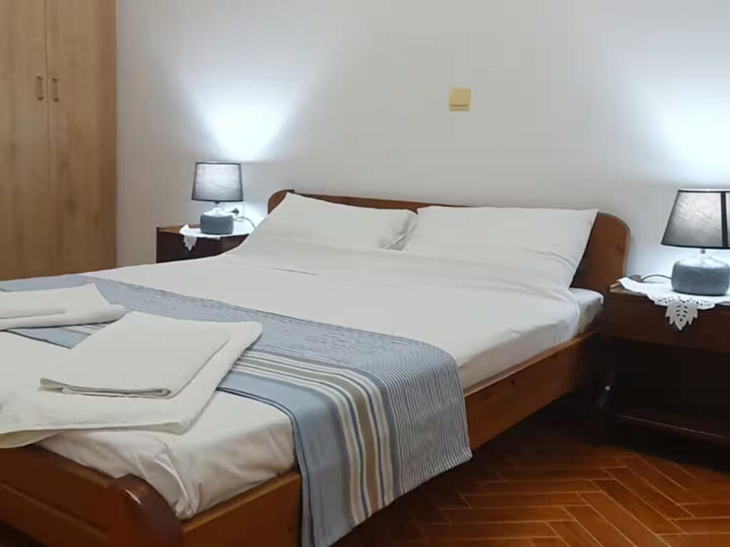 Apartament Me Qera 2+1 Tek Pazari I Ri (ID B221321) Tirane.