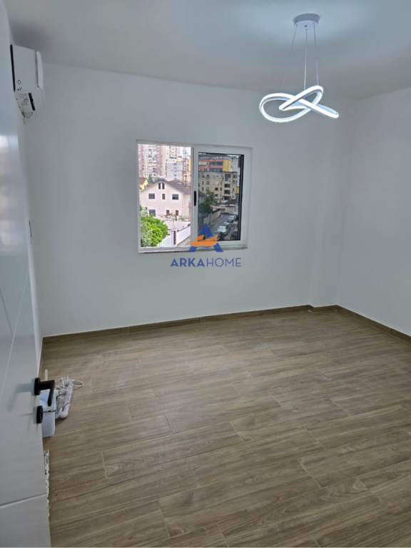 APARTAMENT ME QERA 1+1+BALLKON "PRANE SHKOLLES VACE ZELA, DON BOSKO".