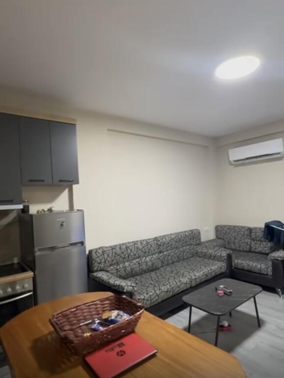 Jepet Me Qera Apartament 2+1+1 Ballkon