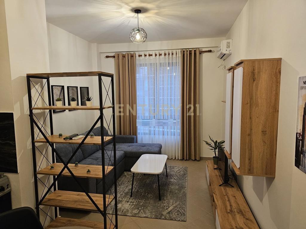 THE ARLIS COMPLEX PHARMACY 10 IS RENTING AN APARTMENT 1+1