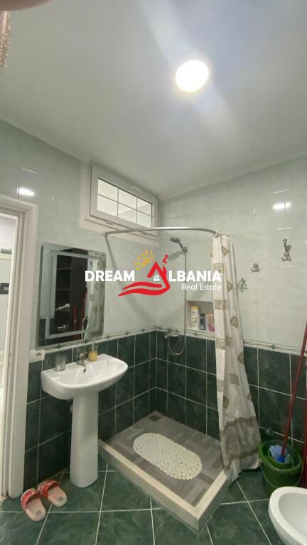Apartamente 1+1 me qera ne Komune e Parisit, tek Kompleksi Kika ne Tirane (ID 4211629)