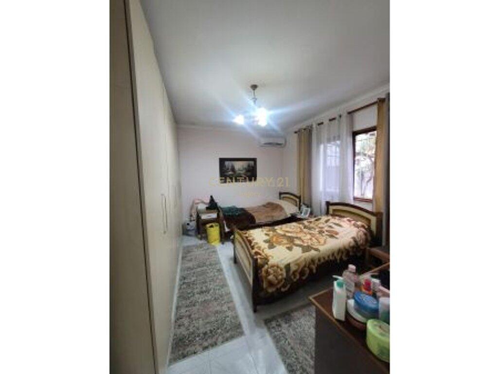 Shtepi private për shitje 1+1 afer Freskut Tiranë.
