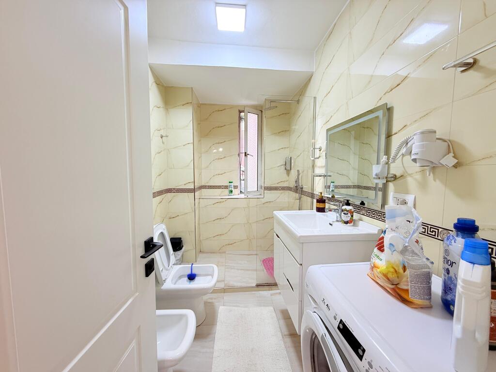 Jepet me Qira – Apartament 1+1 pranë Ambasadës Amerikane