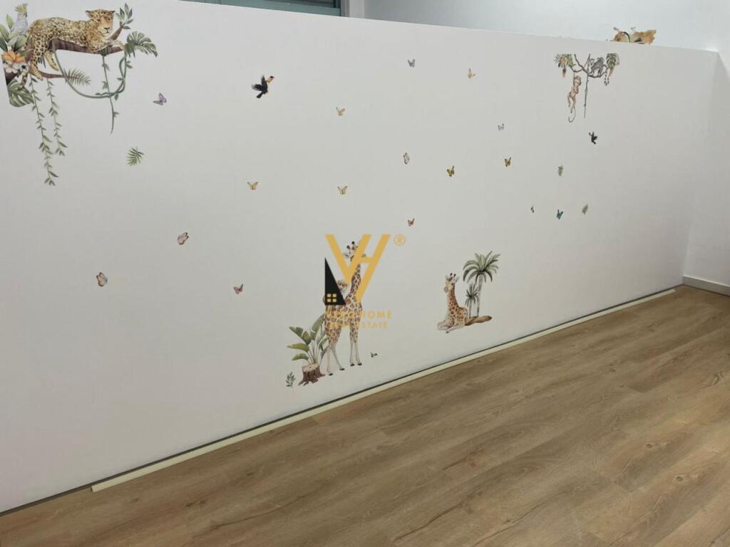 JEPET AMBIENT 100M2 ME QERA NE YZBERISHT