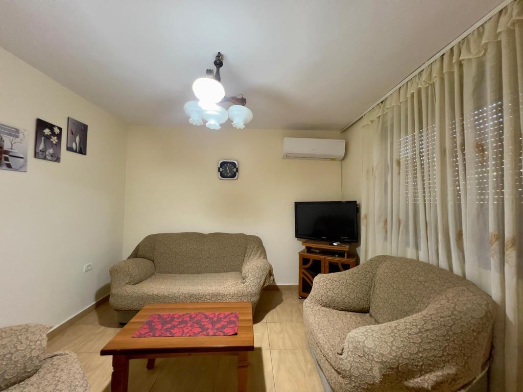 JAPIM ME QIRA APARTAMENT 1+1