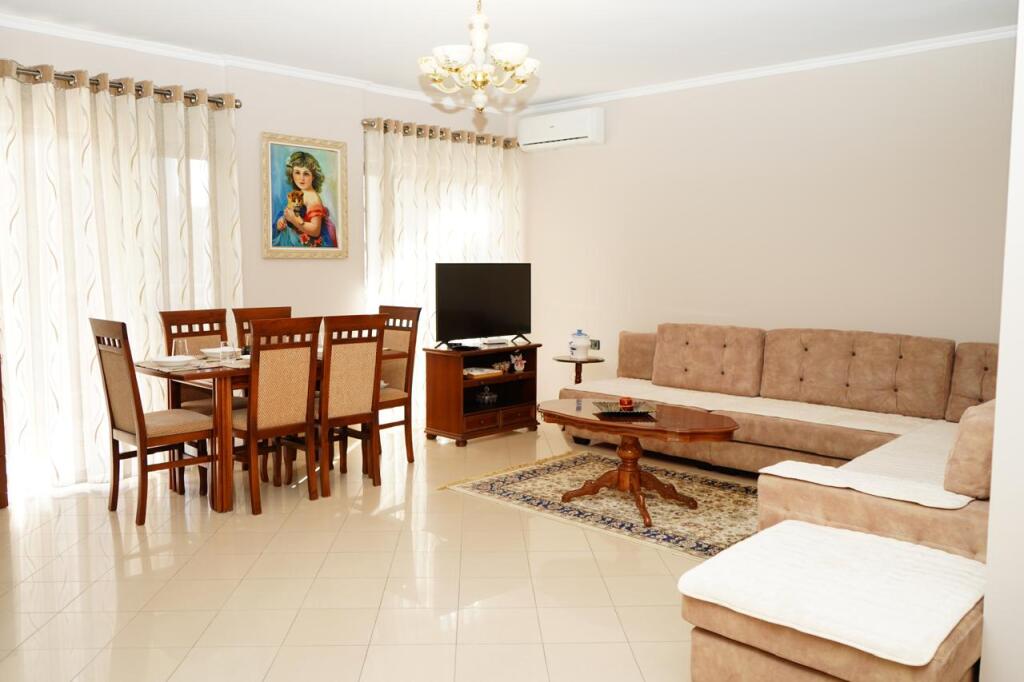 🏢In Selvia, near Market SPAR, a 2+1+2 furnished apartment is for rent.