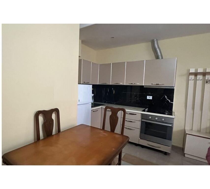 Apartament 2+1 me Qira tek Xhamia e Tabakeve, Rruga e Elbasanit