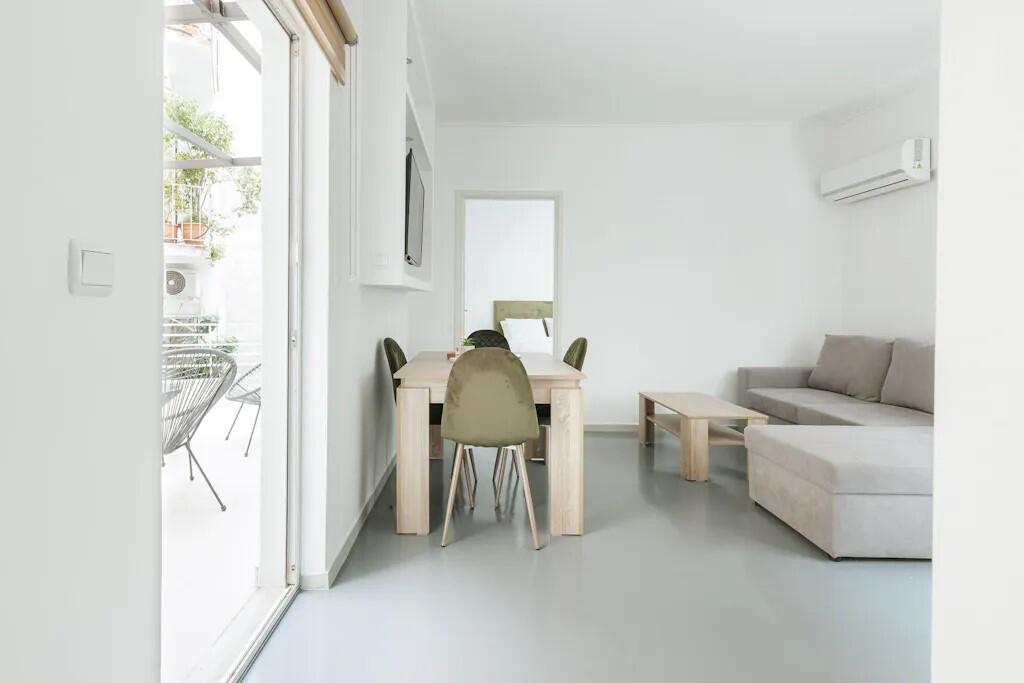 Apartament Me Qera 2+1 tek Farmacia 10 (ID B2201368) Tirane.