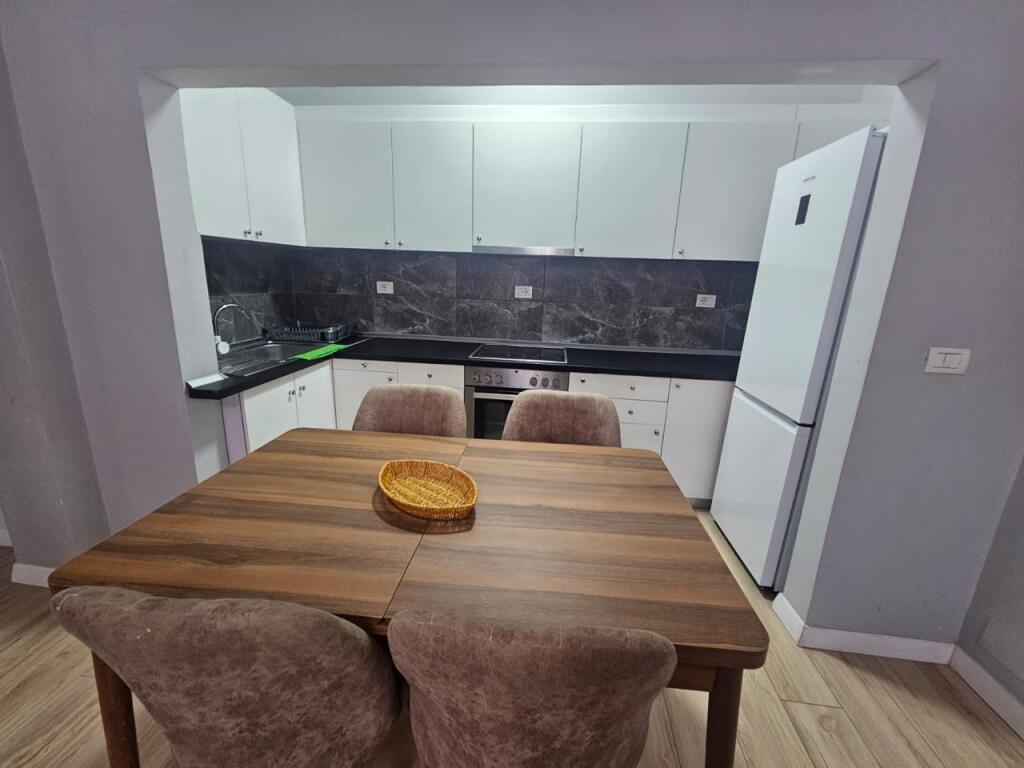 APARTAMENT 1+1 PER QERA PRANE "21 DHJETORIT"!
