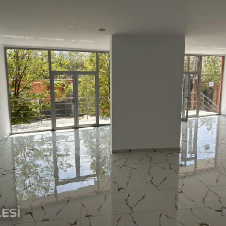 Business environment / shop / warehouse / office for rent Faik Kulla Street, at Kafja e Rremes
