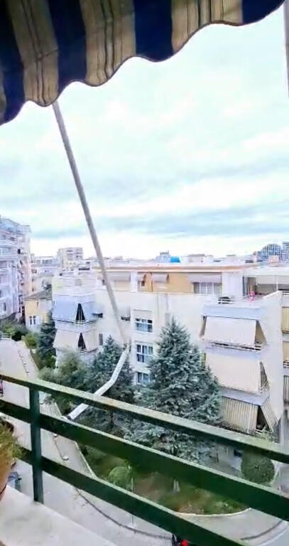 An apartment 2+1+2 is offered near the zoo.