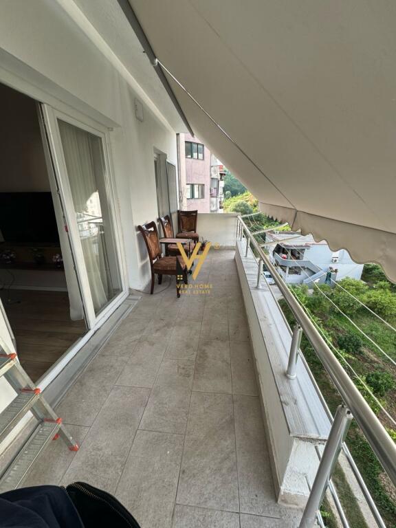 APARTAMENT 2+1 ME QERA NE FRESK, TEK RRUGA E THESARIT