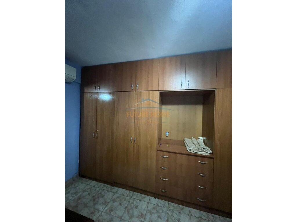 Shitet, Apartament 2+1, Rruga Dritan Hoxha, Tiranë.