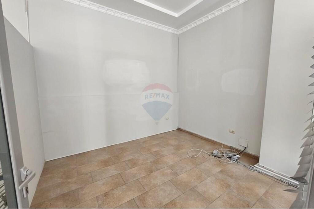 Space for rent at Air Albania!