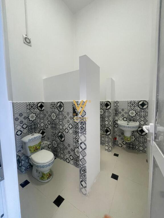 JEPET AMBIENT 100M2 ME QERA NE YZBERISHT