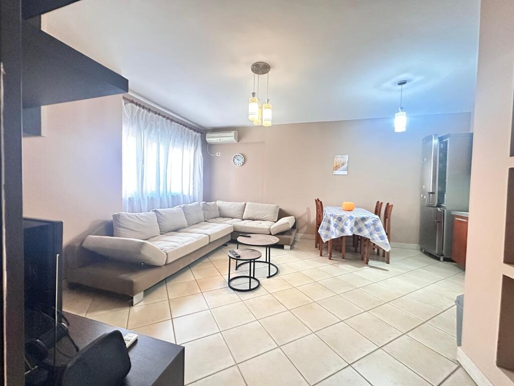 Apartament 2+1 për Qira – Pranë 21 Dhjetorit