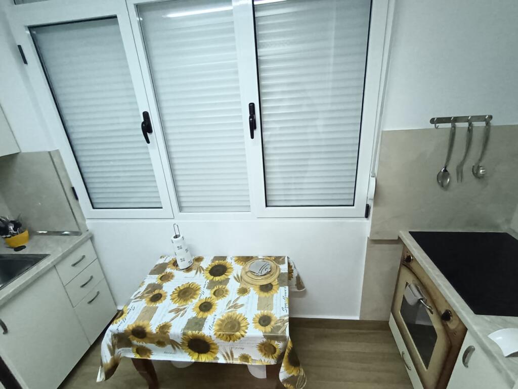 Apartment 3+1 for rent Rruga Karl Gega, Train Station near the old mill