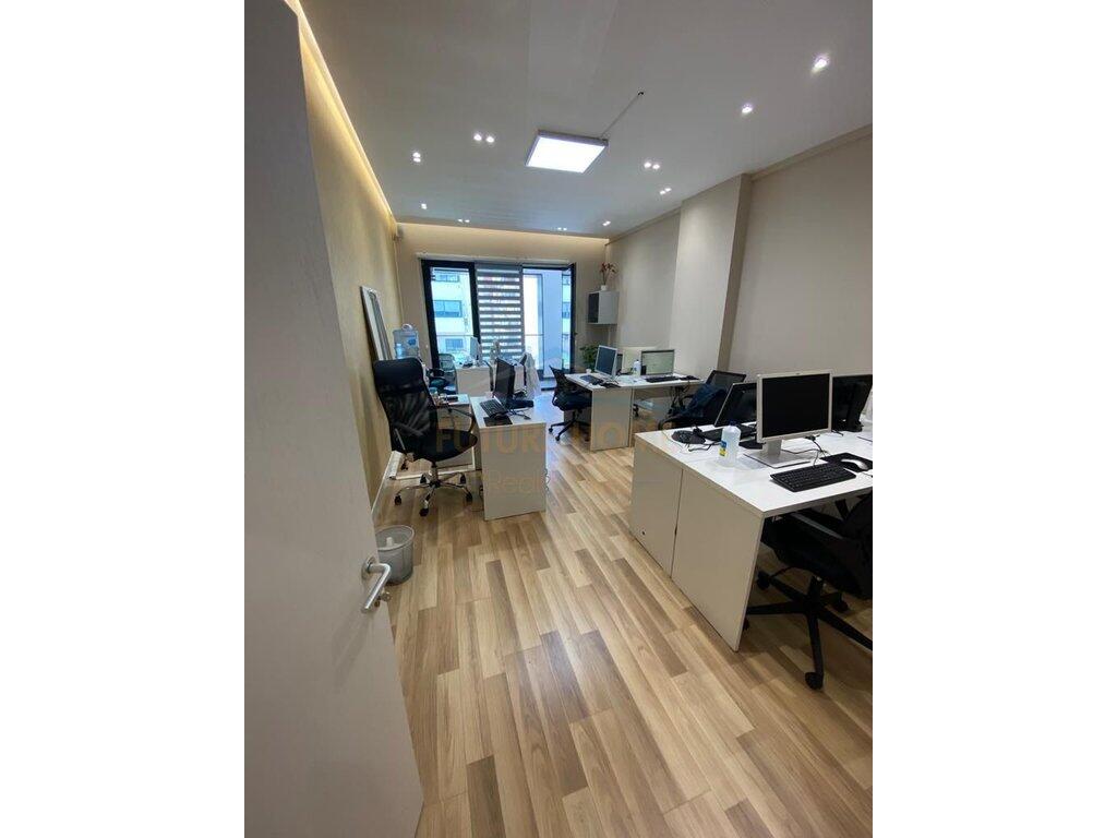 For sale apartment 2+1+2 Square 21 Kavajes street