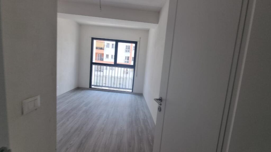 Shitet Apartament 3+1 i sapo perfunduar ne Bulevard te Ri