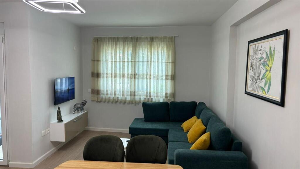 Apartament 1+1 me Qira – Rruga “5 Maji”, pranë Big Market